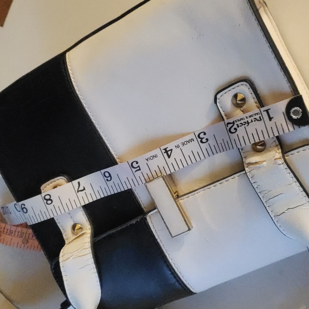 White and black spacious bag - Picture 9 of 16